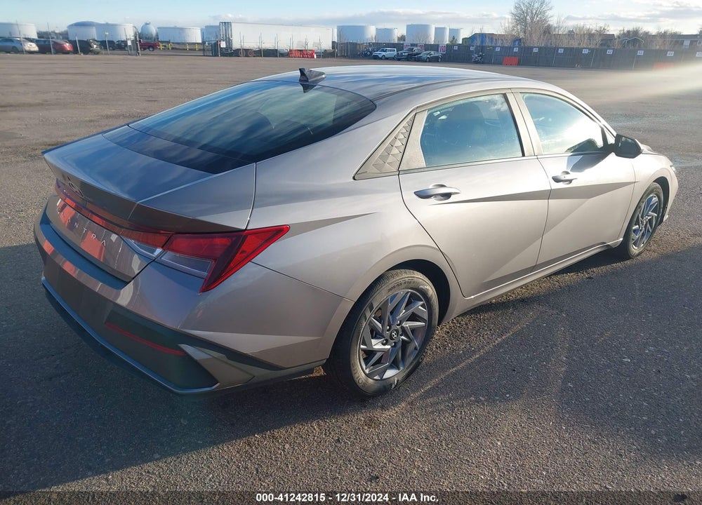 2024 HYUNDAI ELANTRA SEL VIN: KMHLM4DG3RU638597