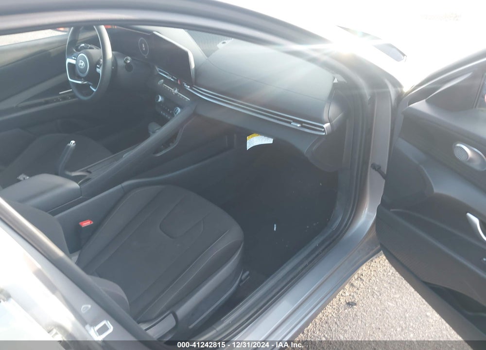 2024 HYUNDAI ELANTRA SEL VIN: KMHLM4DG3RU638597