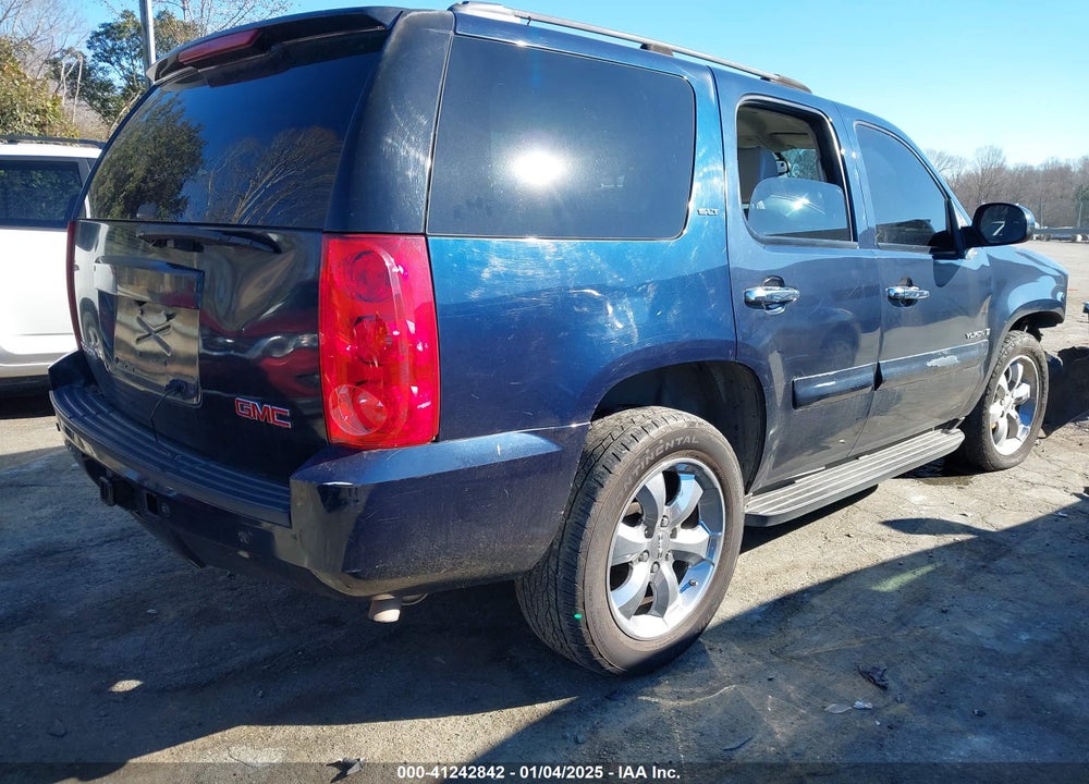 2007 GMC YUKON VIN: 1GKFC13077R327640