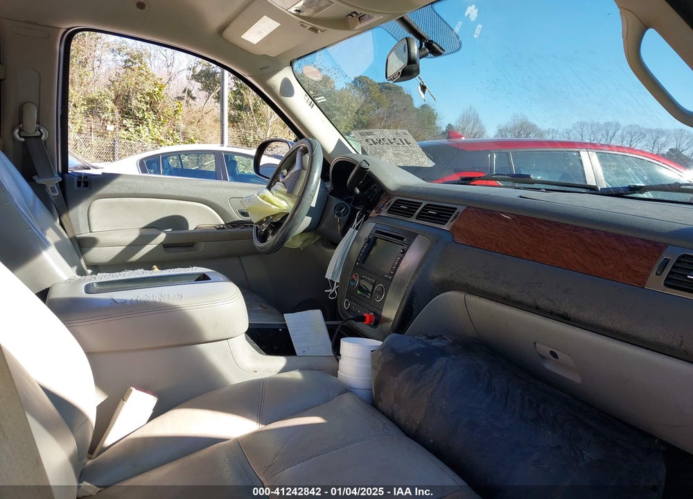 2007 GMC YUKON VIN: 1GKFC13077R327640