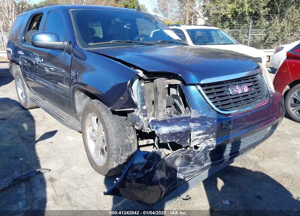 2007 GMC YUKON VIN: 1GKFC13077R327640