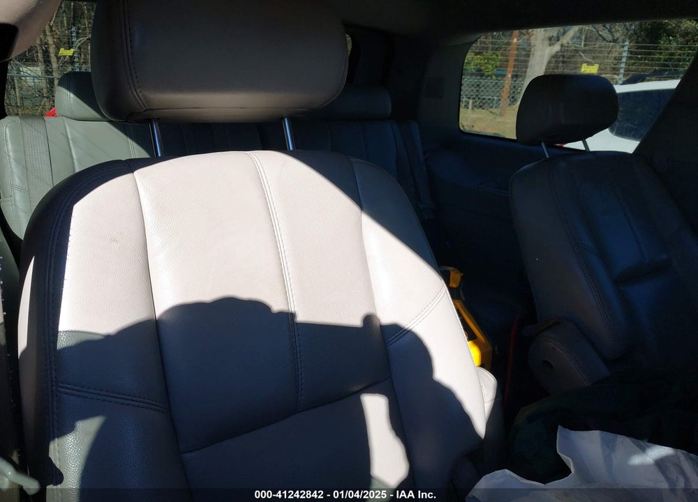 2007 GMC YUKON VIN: 1GKFC13077R327640