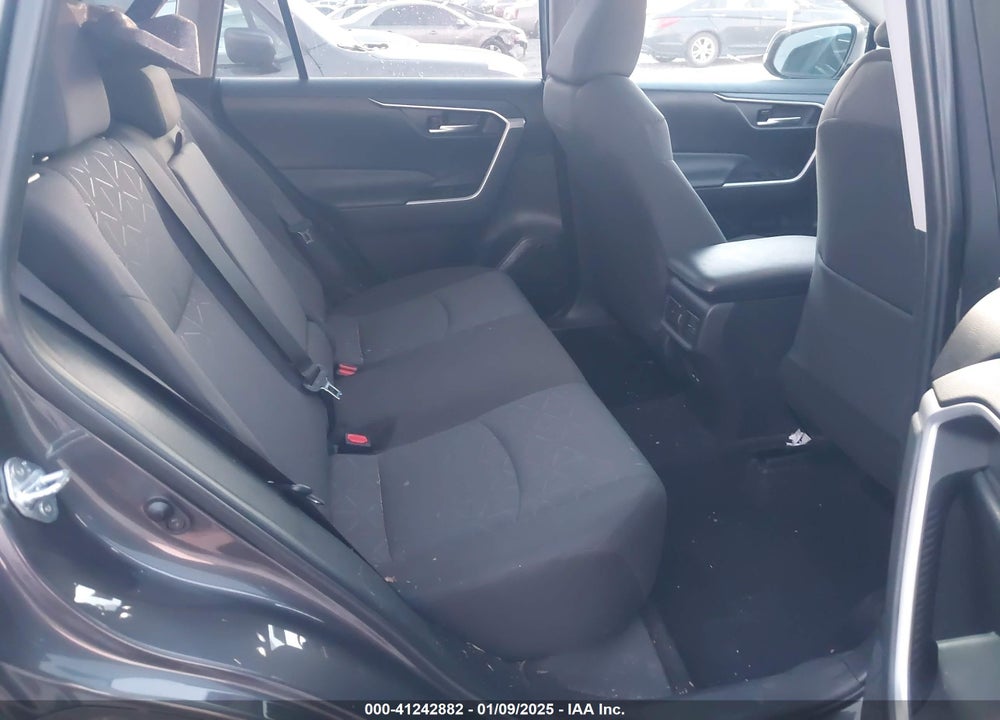 2024 TOYOTA RAV4 XLE VIN: 2T3W1RFV9RW303530