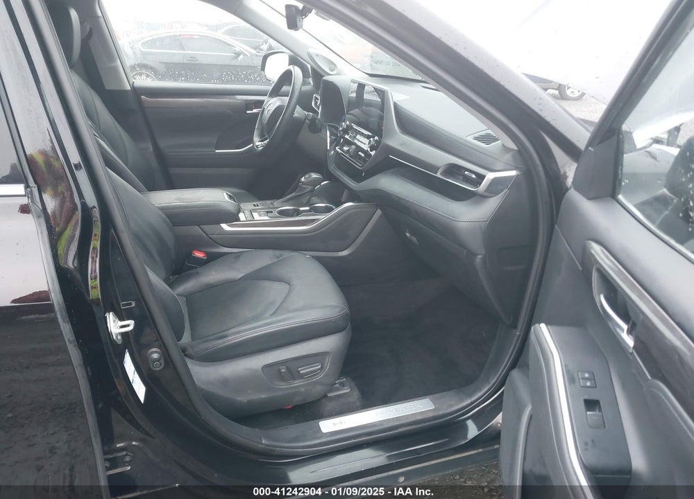 2021 TOYOTA HIGHLANDER HYBRID LIMITED VIN: 5TDXBRCHXMS061650