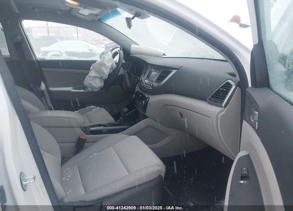 2017 HYUNDAI TUCSON SPORT VIN: KM8J3CA24HU592452