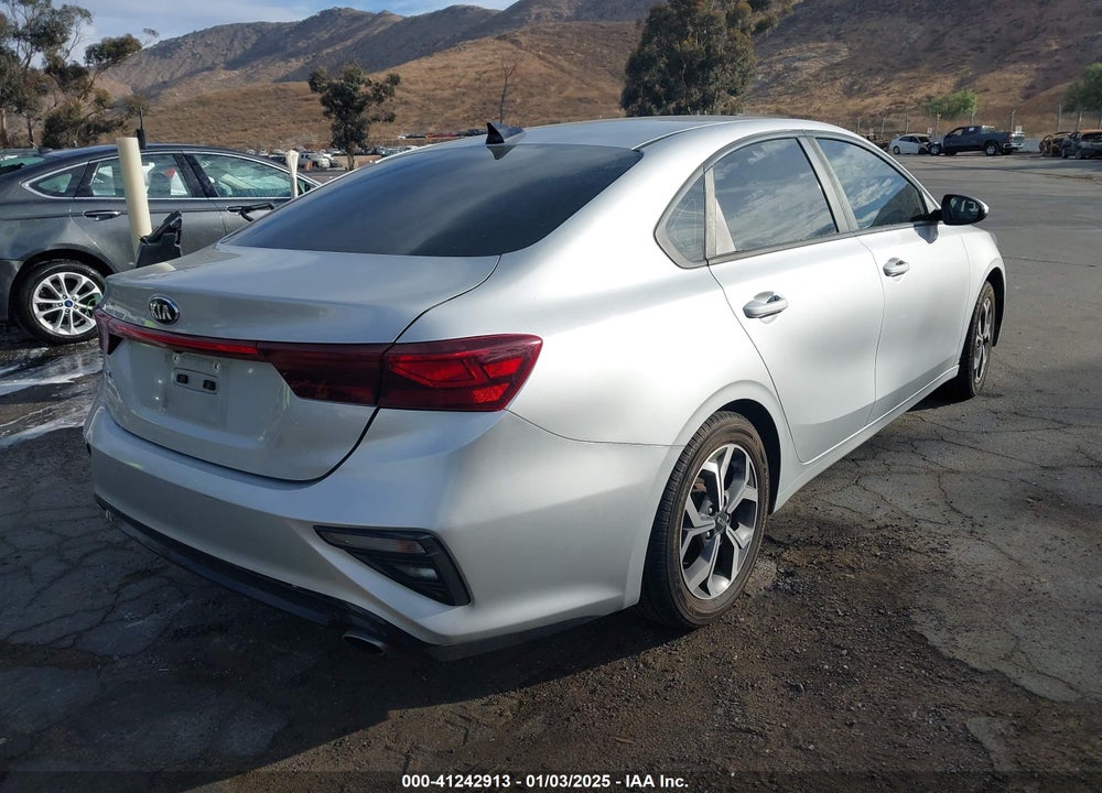 2019 KIA FORTE LXS VIN: 3KPF24AD5KE116298