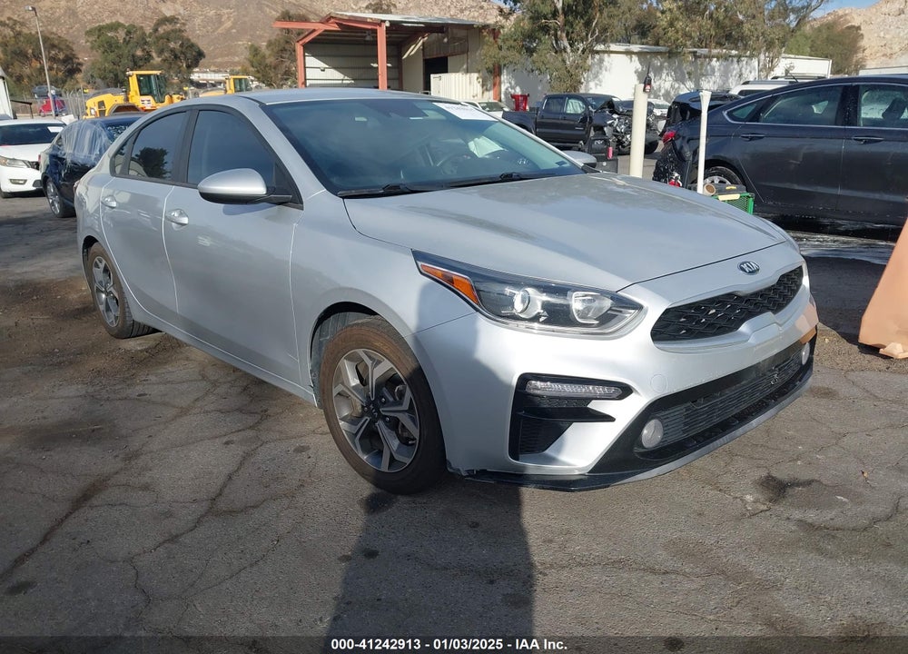 2019 KIA FORTE LXS VIN: 3KPF24AD5KE116298