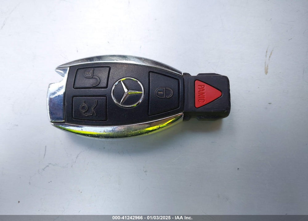 2011 MERCEDES-BENZ C 300 LUXURY/SPORT VIN: WDDGF5EB6BR178102