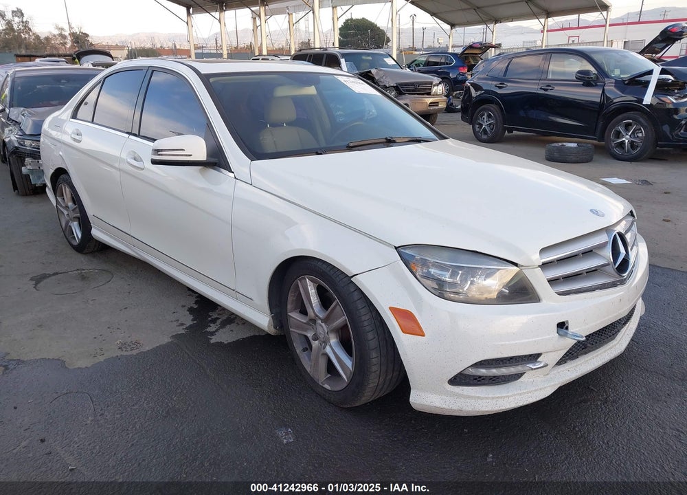 2011 MERCEDES-BENZ C 300 LUXURY/SPORT VIN: WDDGF5EB6BR178102
