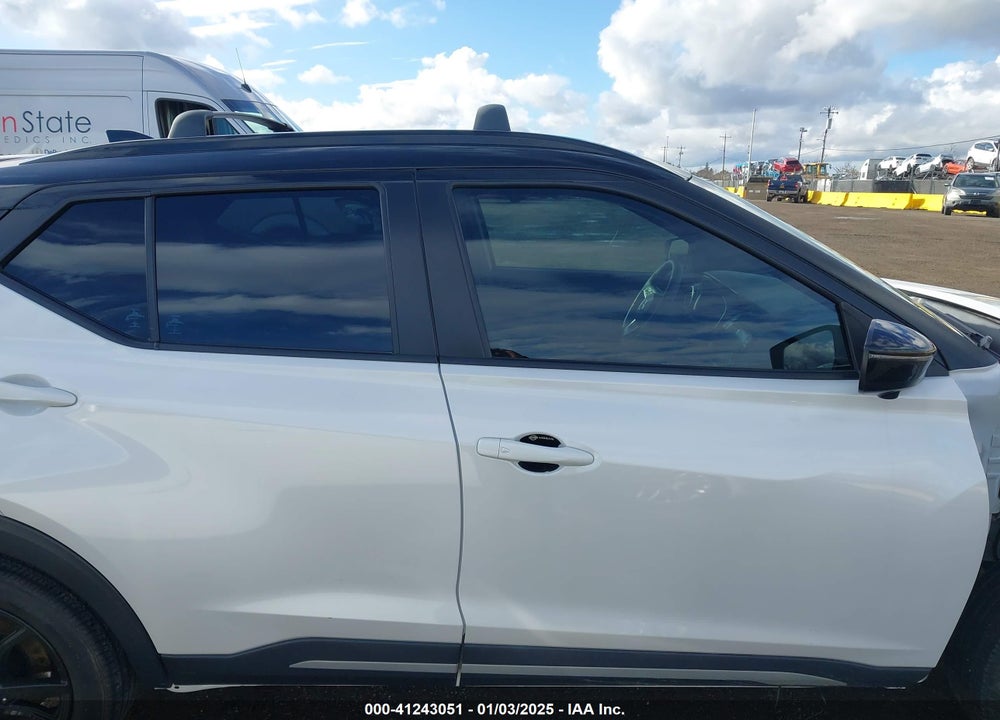 2021 NISSAN KICKS SR XTRONIC CVT VIN: 3N1CP5DV8ML537979