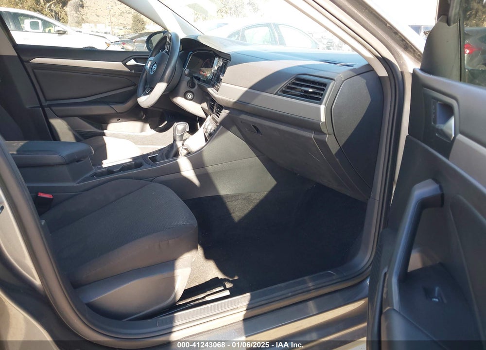 2019 VOLKSWAGEN JETTA VIN: 3VWC57BUXKM058086