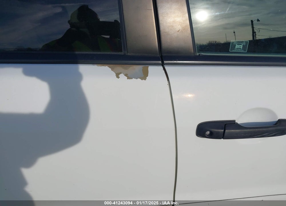 2005 HONDA PILOT EX VIN: 5FNYF184X5B023972