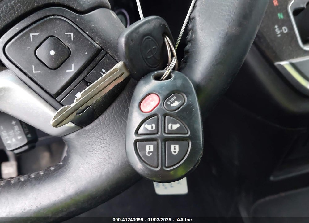 2015 TOYOTA SIENNA VIN: 5TDXK3DC3FS633127