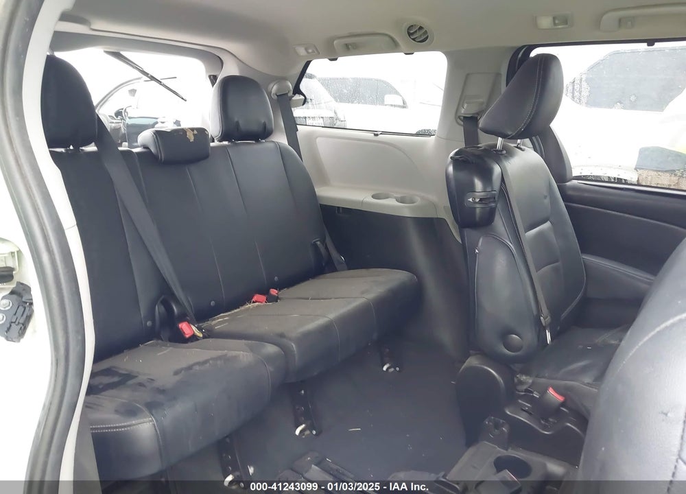 2015 TOYOTA SIENNA VIN: 5TDXK3DC3FS633127