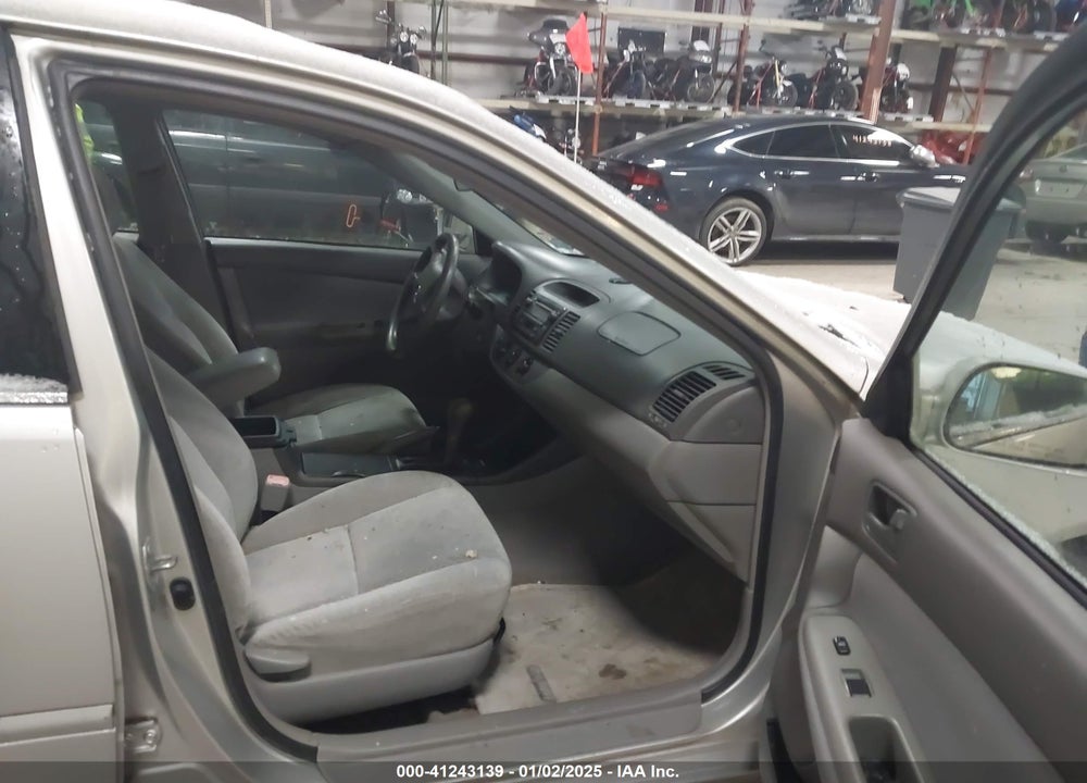 2004 TOYOTA CAMRY LE VIN: 4T1BE32K54U926818