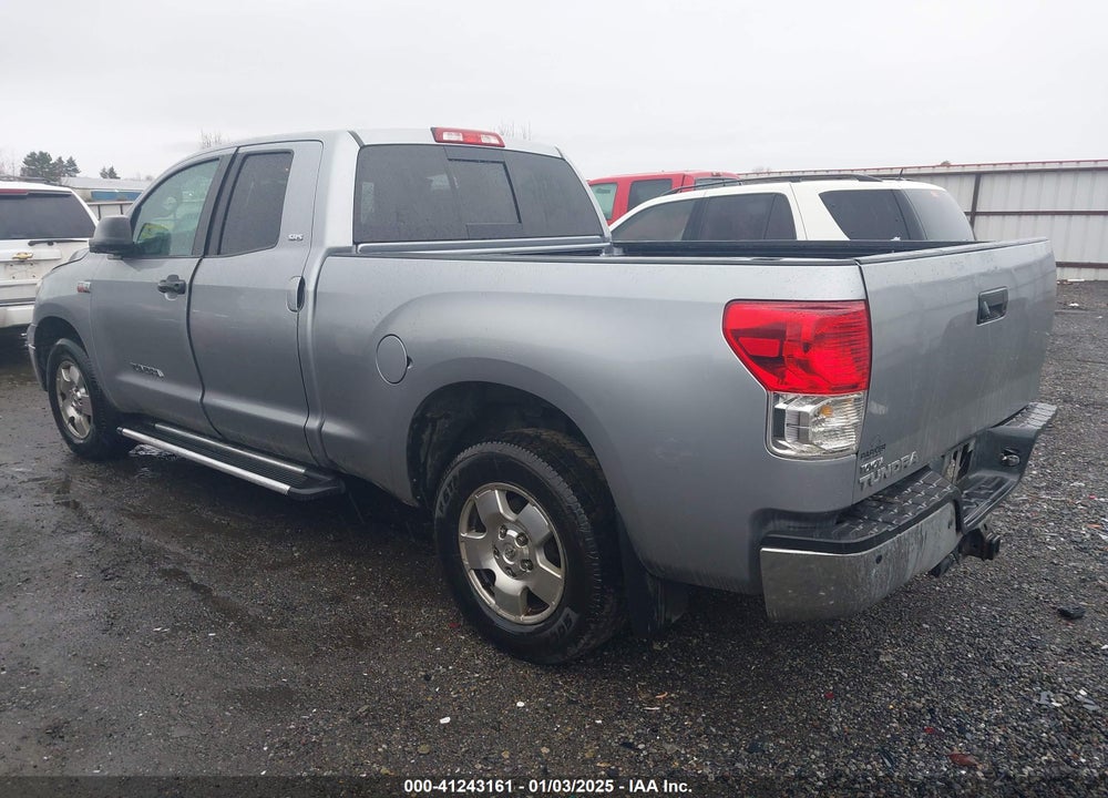 2011 TOYOTA TUNDRA GRADE 5.7L V8 VIN: 5TFRY5F19BX111931