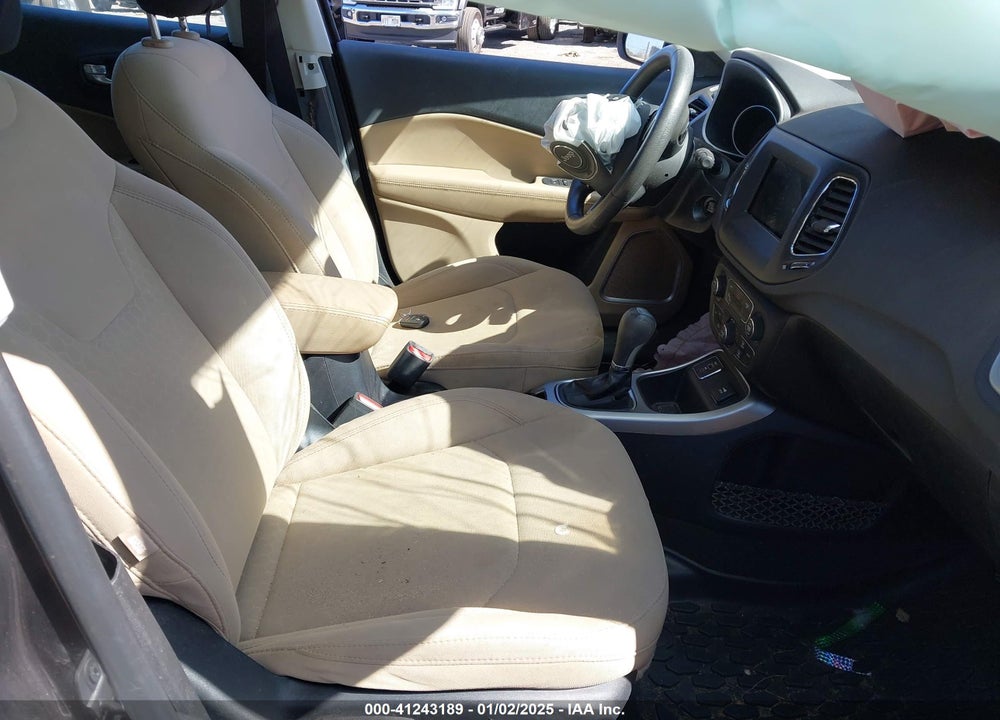 2019 JEEP COMPASS SPORT FWD VIN: 3C4NJCAB0KT736740
