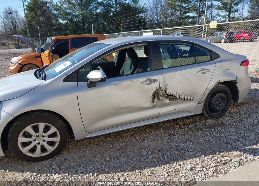 2022 TOYOTA COROLLA LE VIN: 5YFEPMAE7NP330055