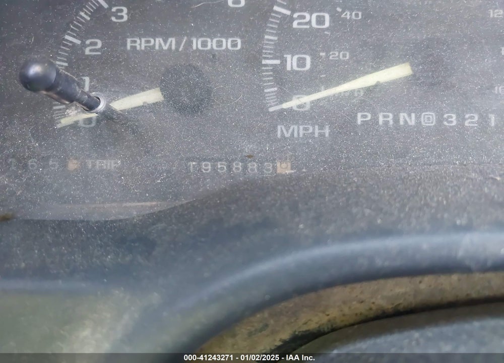 1996 CHEVROLET GMT-400 C1500 VIN: 1GCEC14W3TZ208164