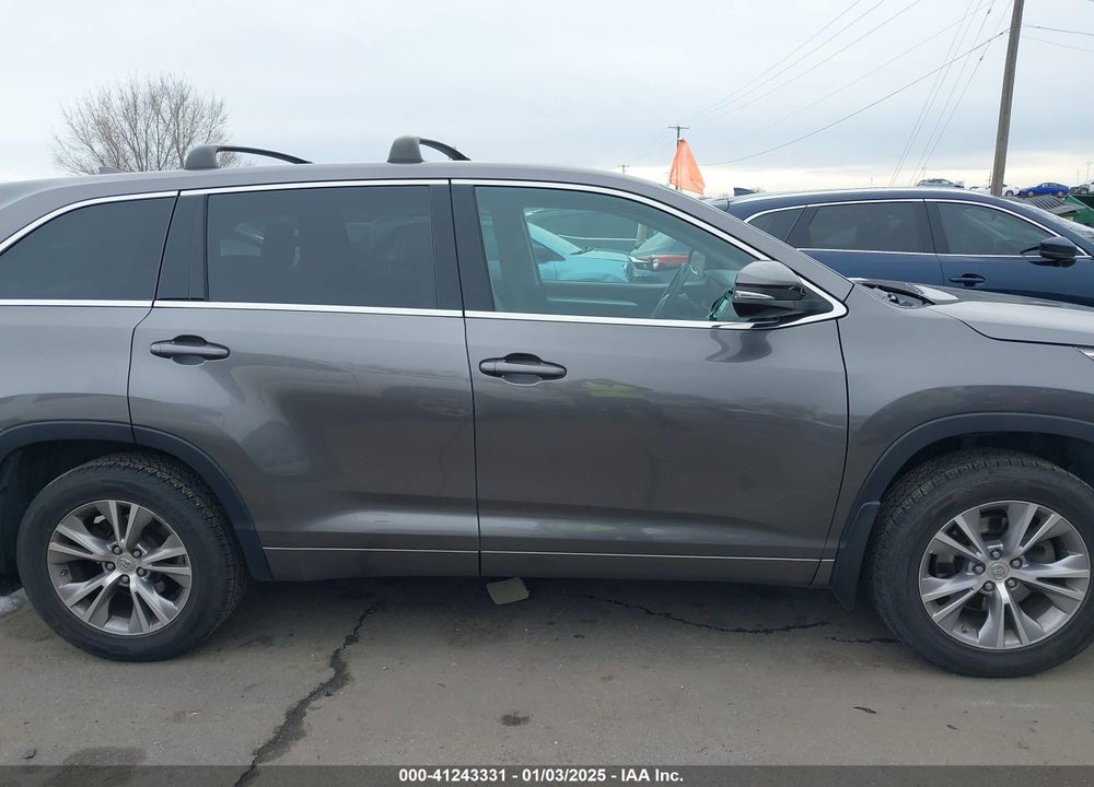 2015 TOYOTA HIGHLANDER LE PLUS V6 VIN: 5TDBKRFH3FS173943