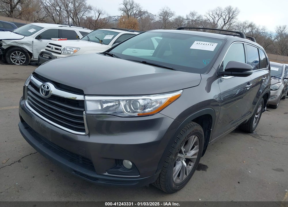 2015 TOYOTA HIGHLANDER LE PLUS V6 VIN: 5TDBKRFH3FS173943