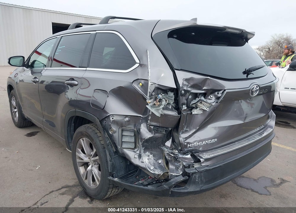 2015 TOYOTA HIGHLANDER LE PLUS V6 VIN: 5TDBKRFH3FS173943