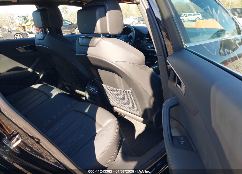 2024 AUDI A4 PREMIUM PLUS 45 TFSI S LINE QUATTRO S TRONIC VIN: WAUEAAF41RN006700
