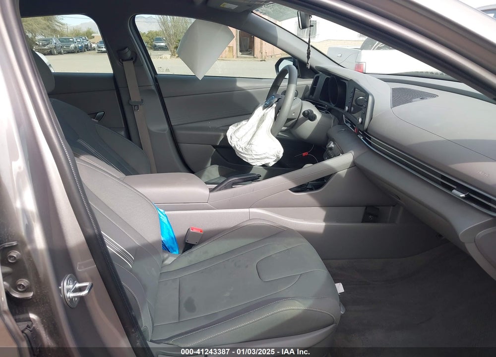 2023 HYUNDAI ELANTRA VIN: KMHLM4AG4PU550997