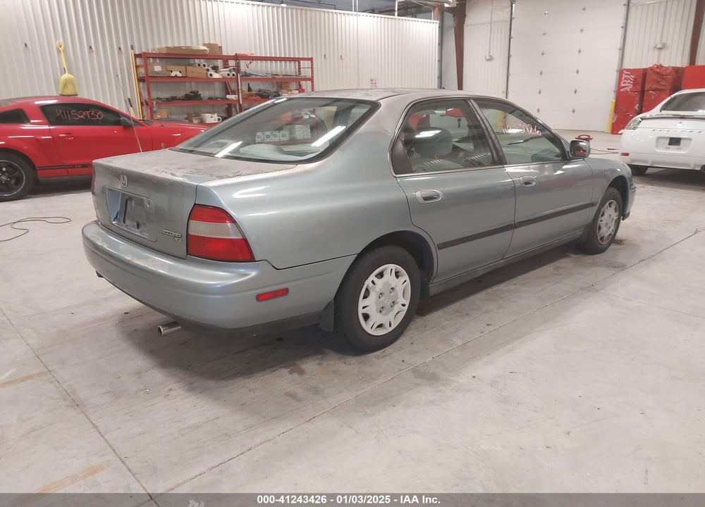 1995 HONDA ACCORD LX/EX VIN: 1HGCD563XSA163253