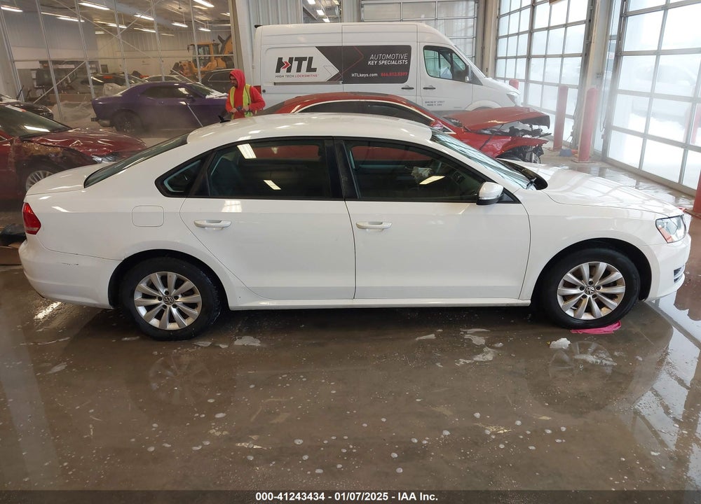 2012 VOLKSWAGEN PASSAT VIN: 1VWAH7A35CC107902