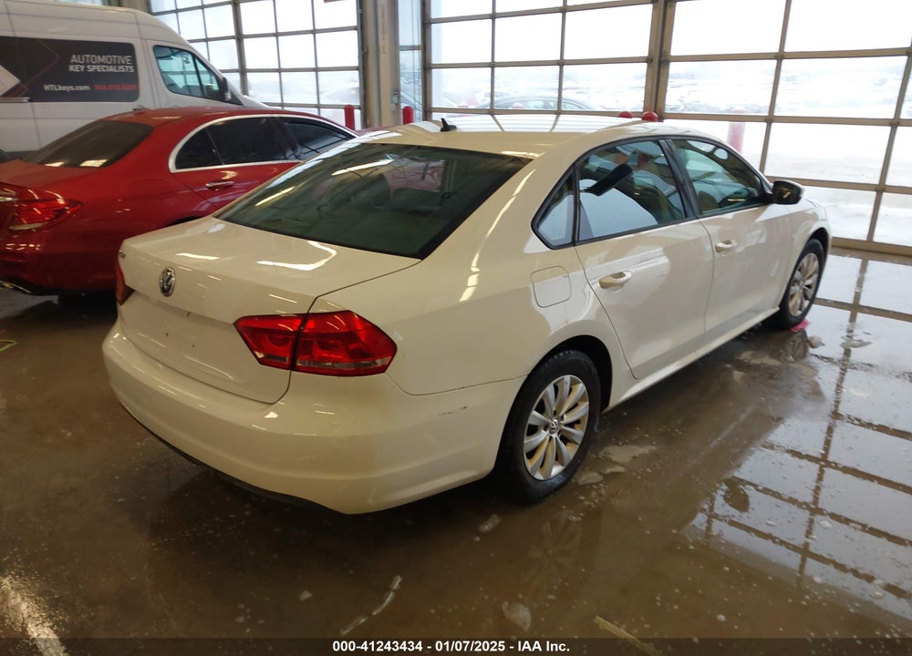 2012 VOLKSWAGEN PASSAT VIN: 1VWAH7A35CC107902