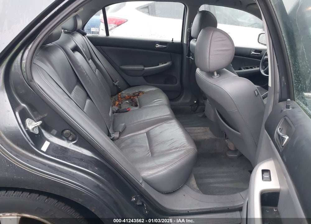 2005 HONDA ACCORD 3.0 EX VIN: 1HGCM66505A074187