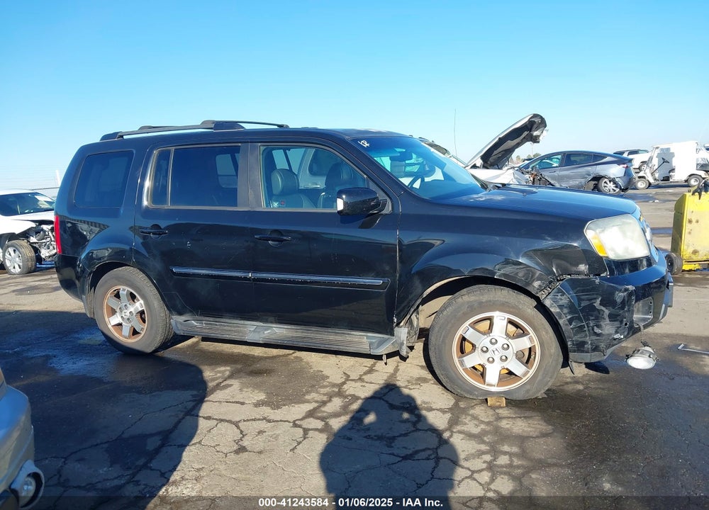 2010 HONDA PILOT TOURING VIN: 5FNYF4H90AB005553