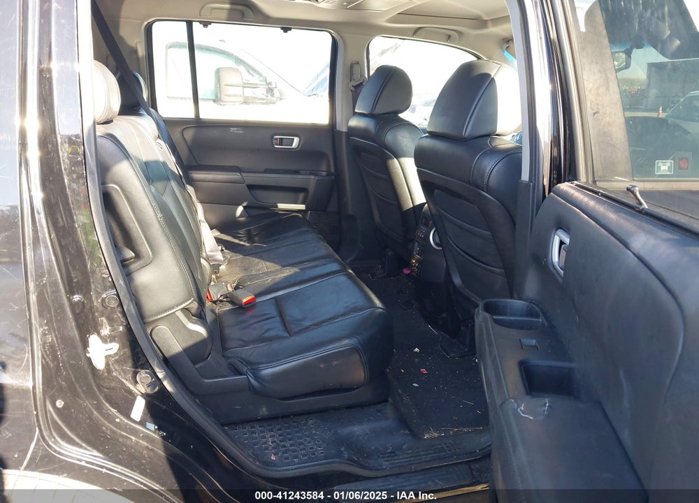 2010 HONDA PILOT TOURING VIN: 5FNYF4H90AB005553