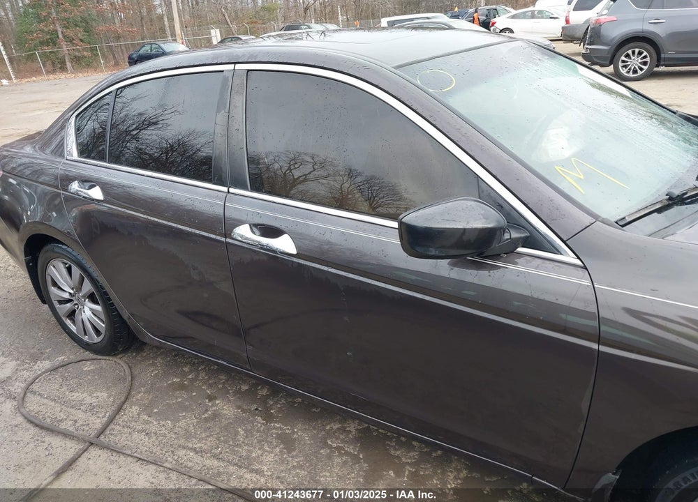 2011 HONDA ACCORD 2.4 EX-L VIN: 1HGCP2F88BA033568