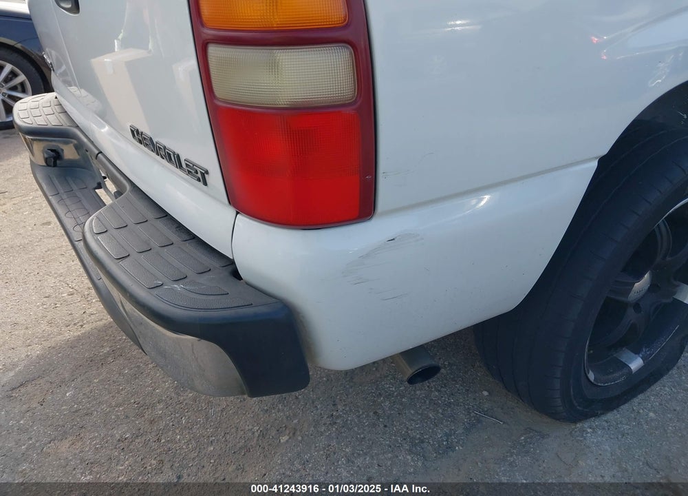 2003 CHEVROLET TAHOE LS VIN: 1GNEC13V23R154291