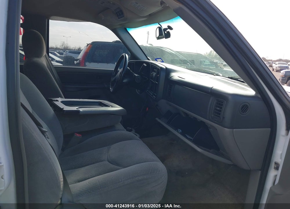 2003 CHEVROLET TAHOE LS VIN: 1GNEC13V23R154291
