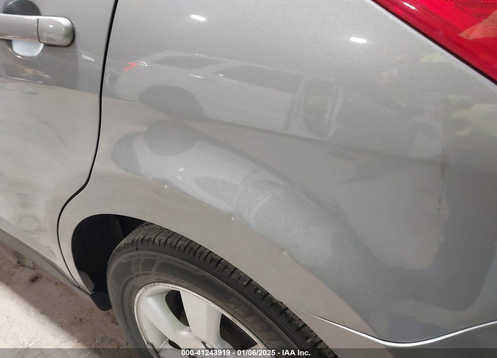 2008 NISSAN VERSA 1.8SL VIN: 3N1BC13E98L453385