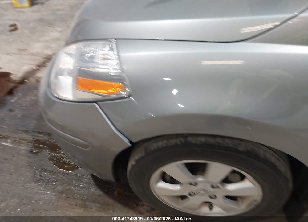 2008 NISSAN VERSA 1.8SL VIN: 3N1BC13E98L453385