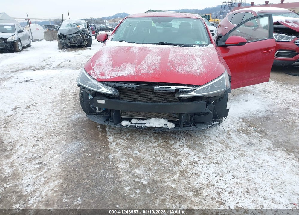 2020 HYUNDAI ELANTRA VIN: 5NPD84LFXLH556096