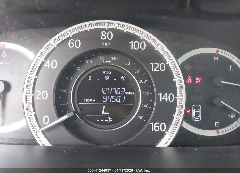2013 HONDA ACCORD VIN: 1HGCR2F31DA268962