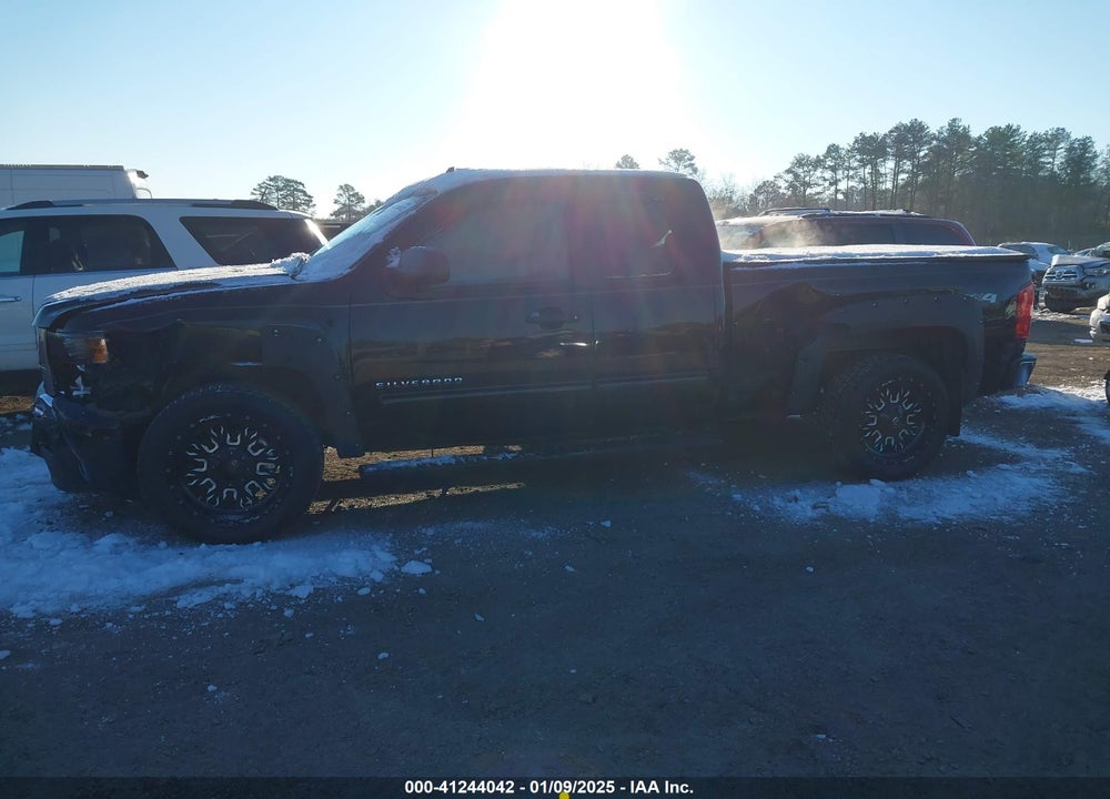 2011 CHEVROLET SILVERADO 1500 LT VIN: 1GCRKSE30BZ363722