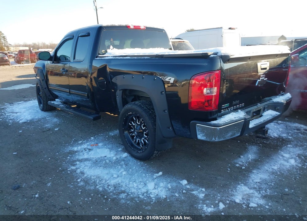2011 CHEVROLET SILVERADO 1500 LT VIN: 1GCRKSE30BZ363722