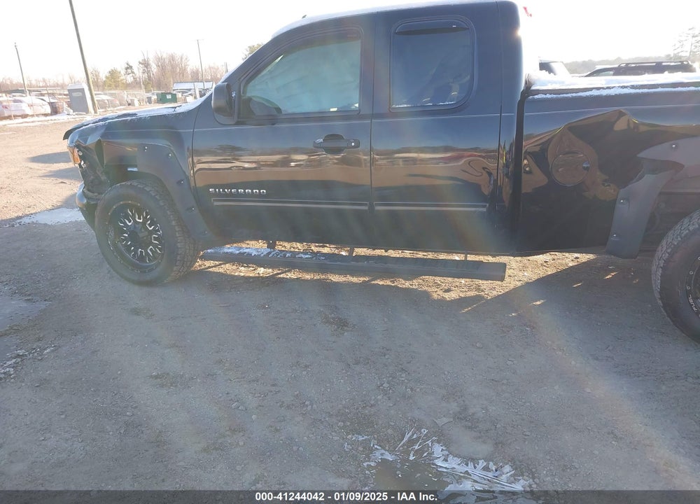 2011 CHEVROLET SILVERADO 1500 LT VIN: 1GCRKSE30BZ363722