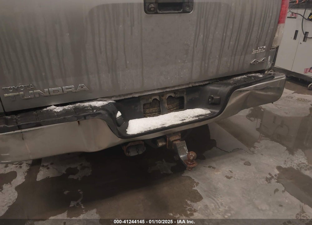 2010 TOYOTA TUNDRA GRADE 5.7L V8 VIN: 5TFUY5F10AX100969