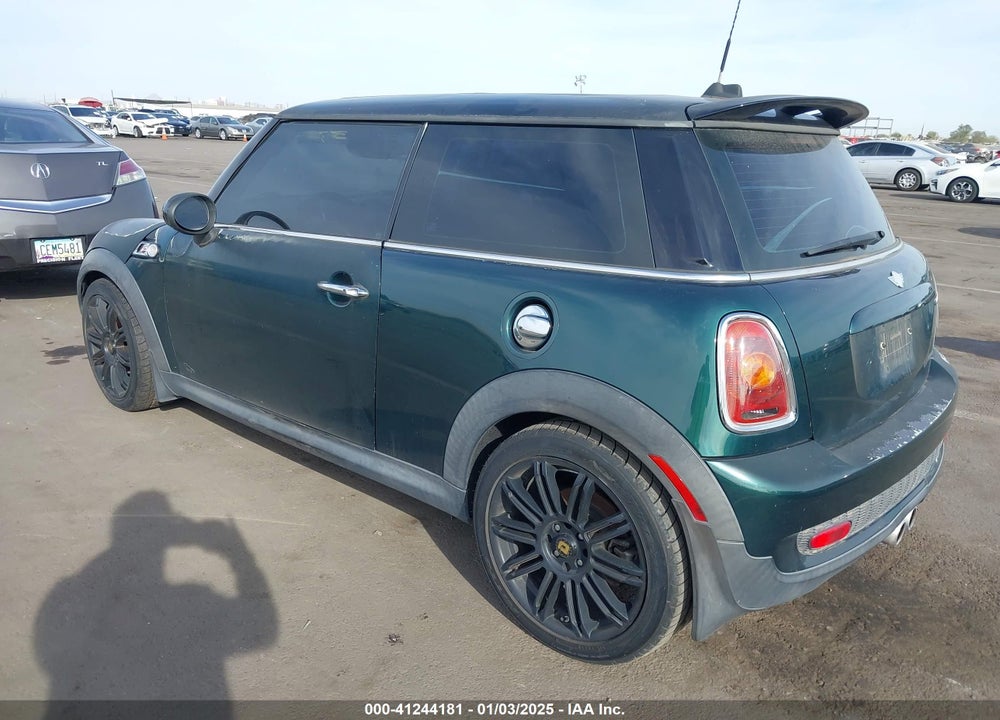 2008 MINI COOPER S VIN: WMWMF73598TT89034