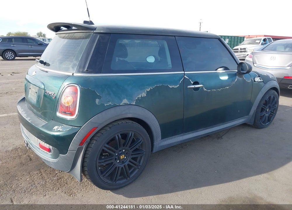 2008 MINI COOPER S VIN: WMWMF73598TT89034