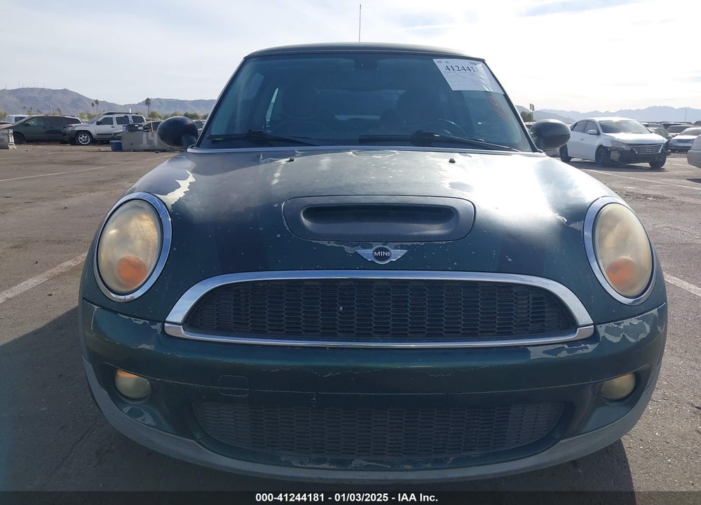 2008 MINI COOPER S VIN: WMWMF73598TT89034