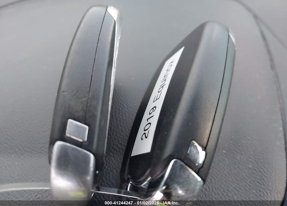 2019 CHEVROLET EQUINOX LT VIN: 2GNAXTEV3K6236066