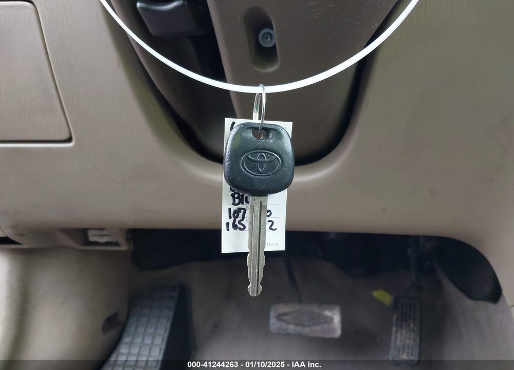 2007 TOYOTA COROLLA VIN: JTDBR32E070107830